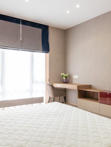 Guide complet pour sélectionner le store parfait pour votre baie vitrée