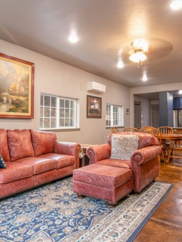 Guide pour un nettoyage efficace du cuir de votre canapé