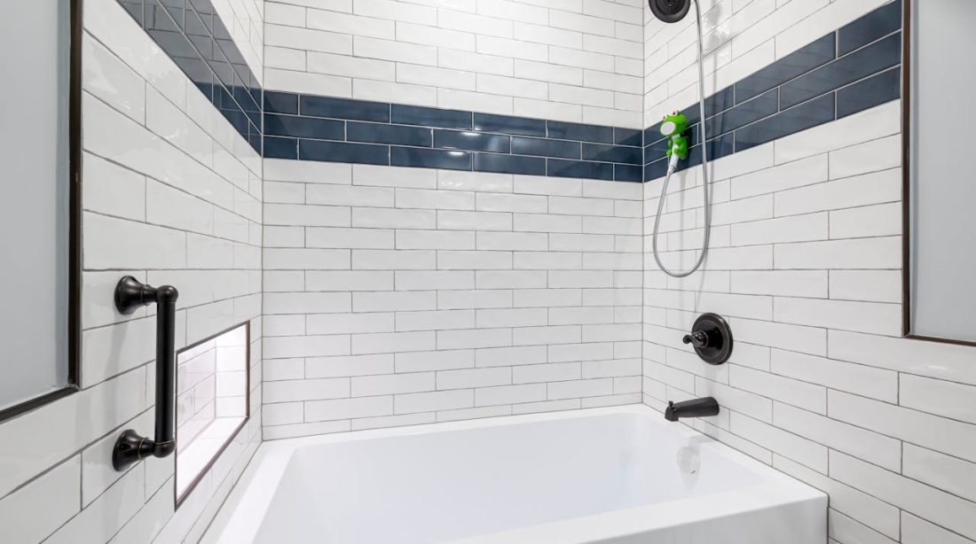 astuces et idées pratiques pour Rénover une petite salle de bain