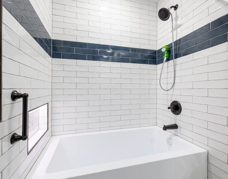 astuces et idées pratiques pour Rénover une petite salle de bain
